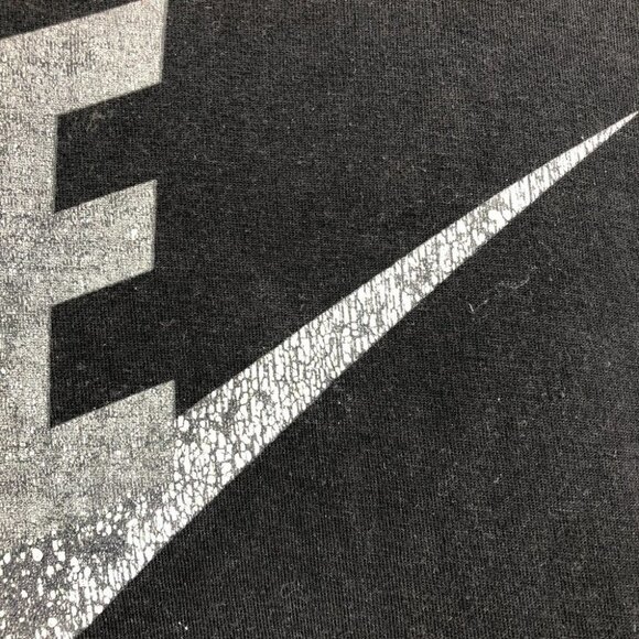 The Nike Tee Black Nike swoosh graphic T-Shirt Medium - Picture 7 of 15